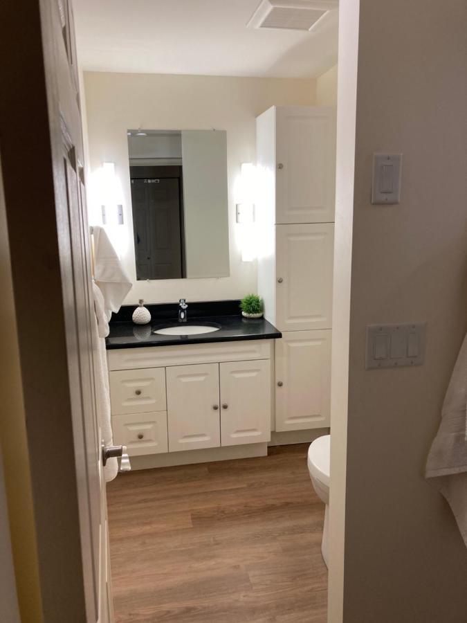 Bright Poolside Walkout Two Bedroom Basement Suite In The Okanagan Penticton Exterior foto